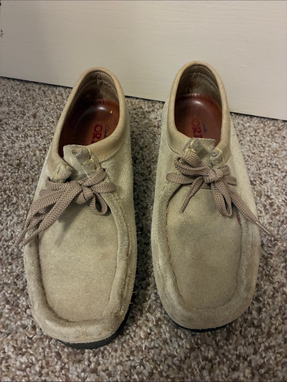 Clarks Wallabee Suede shoes in Beige